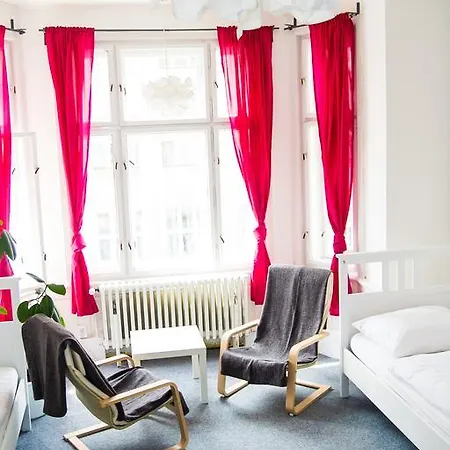 Franz Kafka Hostel *