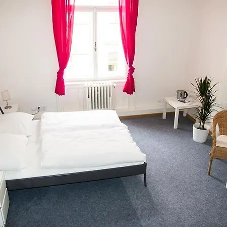 Franz Kafka Hostel *
