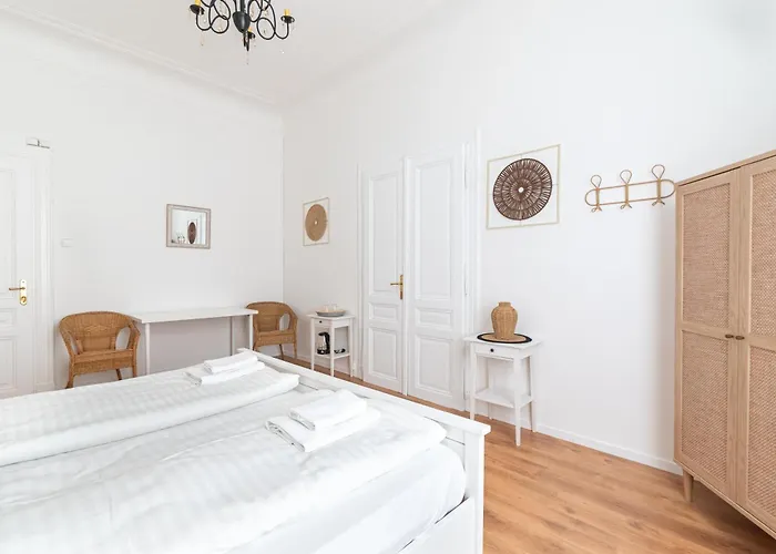 Celine Luxury 旅馆