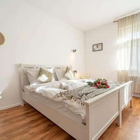 Celine Luxury Hostal Praga
