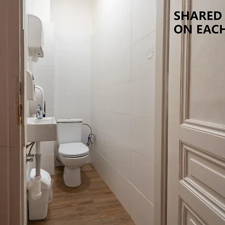 Celine Luxury Hostal Praga
