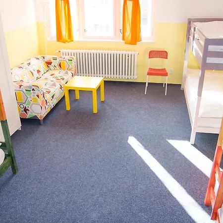 Auberge de jeunesse Celine *